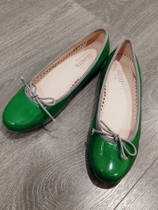 Shoes - Green Ballet Flats